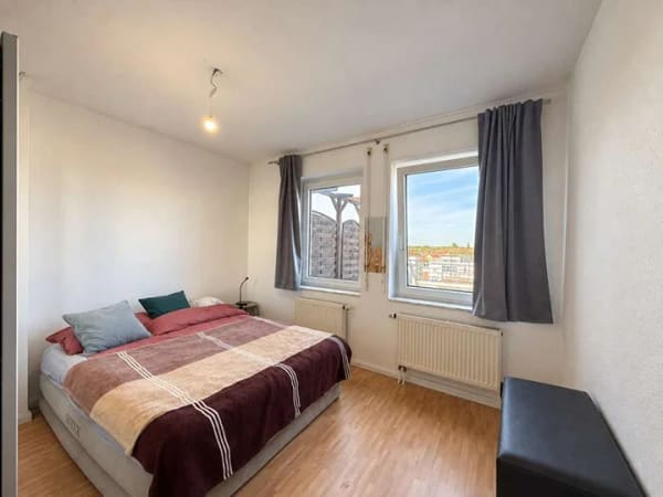 Immobilie in Hennigsdorf - 2 Zimmer mit Dachterrasse und Aufzug im Herzen von Hennigsdorf - Bild 2