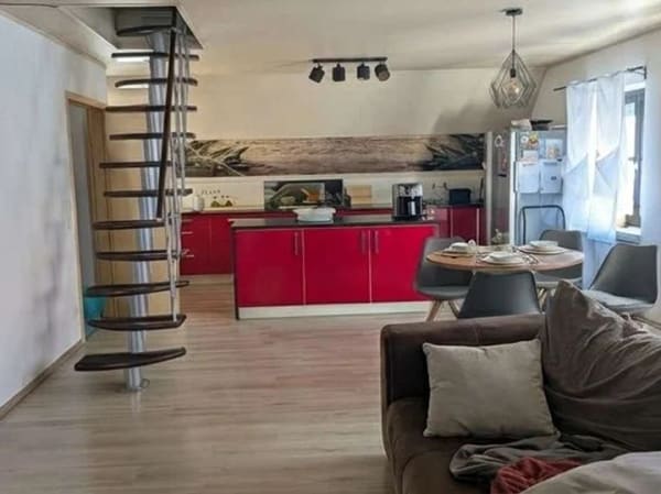 Immobilie in Vohburg an der Donau - Charmante Dachgeschosswohnung mit 116 m², Balkon und Blick über die Vohburger Altstadt - Bild 0
