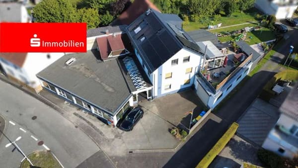 Immobilie in Biebertal - Großzügiges Mehrfamilienhaus mit außergewöhnlichem Flächenangebot und vielseitigem Potenzial - Bild 0