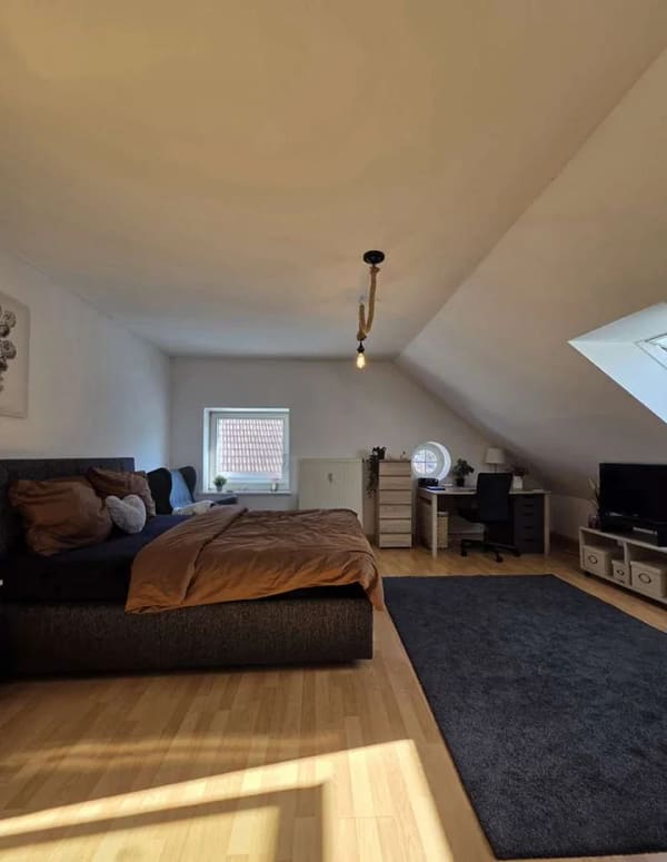 Immobilie in Landshut - *Altbau!* schöne 2 Zimmer DG-Wohnung! - Bild 2