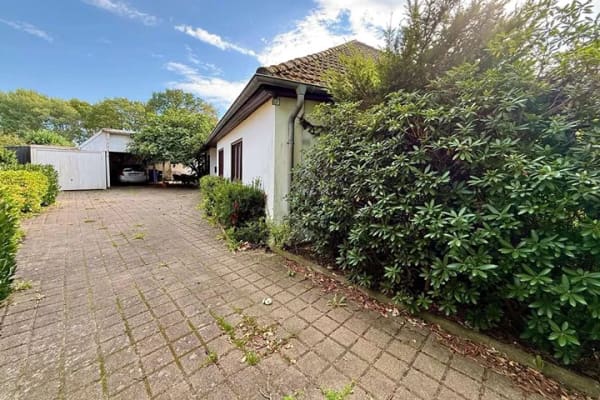 Immobilie in Worpswede - Großzügiger Bungalow in Hüttenbusch – viel Platz & ebenerdiges Wohnen - Bild 1