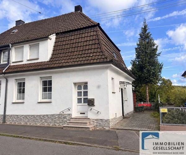 Immobilie in Mittelhof - Kompakte Doppelhaushälfte in zentraler Lage von Wissen - Bild 0