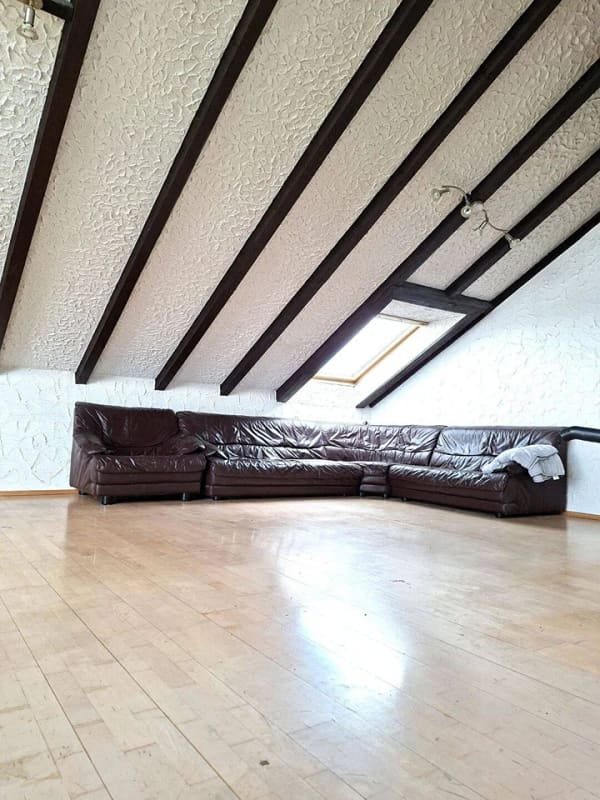 Immobilie in Rainau - Charmante 4-Zimmer-Dachgeschosswohnung mit 2 Balkonen, Gartenanteil und traumhafter Aussicht - Bild 4
