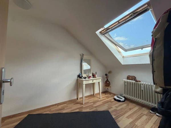 Immobilie in Gundelfingen - Dachgeschossliebe - viel Raum, schöner Balkon & ruhige Lage in Gundelfingen - Bild 3