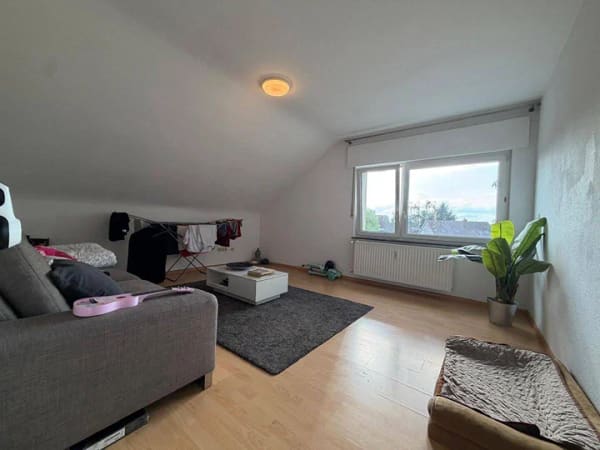 Immobilie in Gundelfingen - Dachgeschossliebe - viel Raum, schöner Balkon & ruhige Lage in Gundelfingen - Bild 4