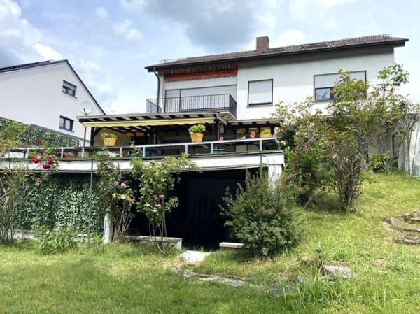 Immobilie in Weingarten - 3 FH mit toller Aussicht, Terrassen u. Balkon, Traumlage in Weingarten, 9 Zimmer, 260m², Grund 518m² - Bild 0