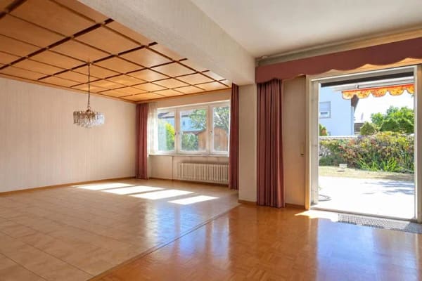 Immobilie in Dettingen unter Teck - Repräsentatives Mehrfamilienhaus mit 
außergewöhnlicher Großzügigkeit - Bild 3