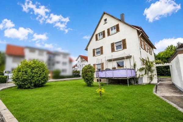 Immobilie in Urbach - ** Immobilienperle in bester Lage: Mehrfamilienhaus mit riesigem Grundstück und 3 Garagen ** - Bild 0