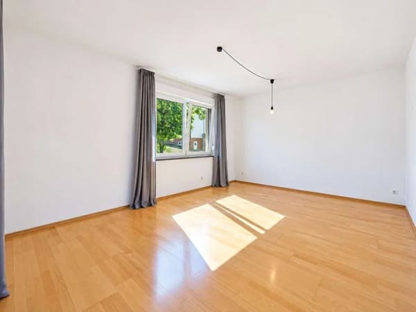 Immobilie in Dietingen - Einfamilienhaus mit großem Grundstück und Potenzial! - Bild 1