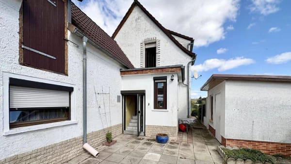 Immobilie in Laucha an der Unstrut - Haus mit Hof, Garten und Potenzial! - Bild 1