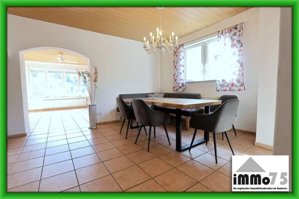 Immobilie in Knittlingen - Wohnen, wo der Wein wächst: Haus mit überdachter Terrasse direkt an den Weinbergen - Bild 3
