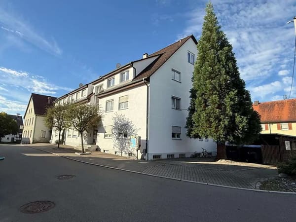 Immobilie in Krauchenwies - Kapitalanleger aufgepasst! Gut vermietete 2,5 Zimmer Wohnung mit Balkon - Bild 1