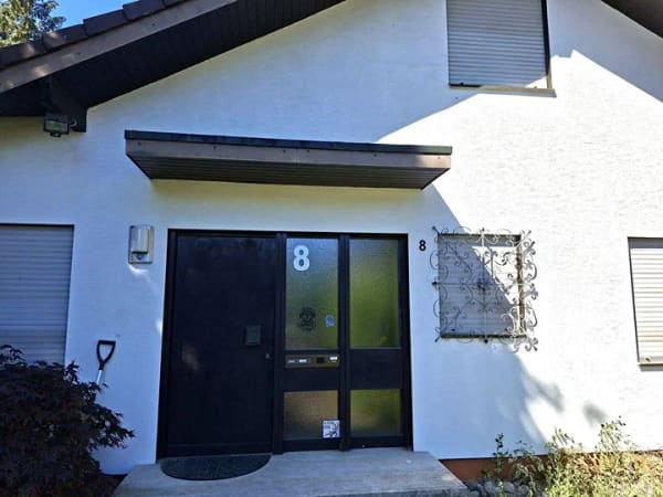 Immobilie in Syrgenstein - Wohnen mit Stil und Komfort – großzügiger Winkelbungalow in ruhiger Wohnlage - Bild 2