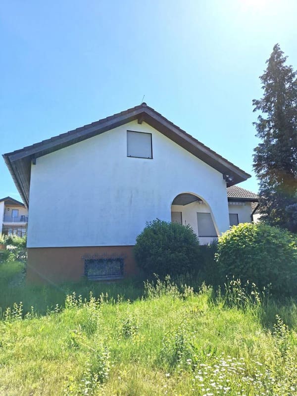 Immobilie in Syrgenstein - Wohnen mit Stil und Komfort – großzügiger Winkelbungalow in ruhiger Wohnlage - Bild 3