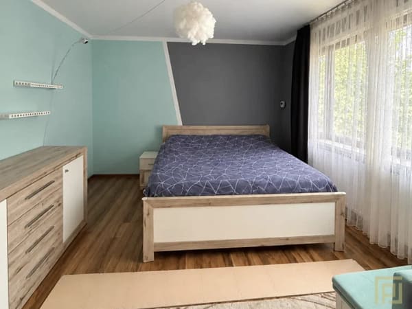 Immobilie in Neutraubling - Doppelhaushälfte mit Einliegerwohnung – ca. 182 m², zwei Wohneinheiten und Potenzial - Bild 4