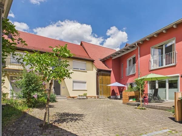 Immobilie in Buttenheim - Zwei Häuser, drei Wohneinheiten – vielseitiges Zuhause für mehrere Generationen - Bild 1
