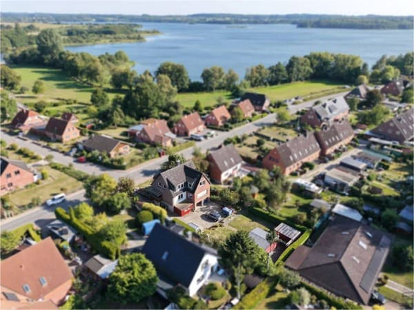 Immobilie in Dobersdorf - Provisionsfrei & Seenah: Vielseitiges Einfamilienhaus mit Einliegerwohnung und viel Platz im Garten - Bild 1