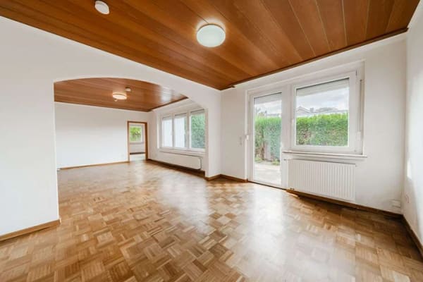 Immobilie in Edewecht - Lichtdurchfluteter Bungalow-Klassiker in begehrter Lage von Edewecht - Bild 1