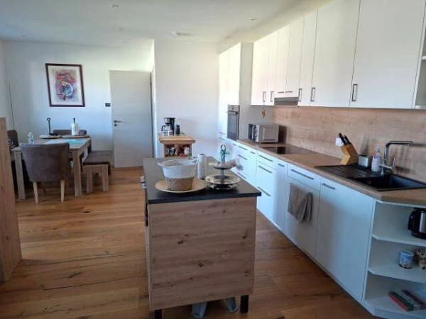 Immobilie in Oberschönegg - Absolut neuwertige 3-ZKB Wohnung im höchsten Effizienzhaus 40-Plus Standard | Mindelheimer Str. 35 in 87770 Dietershofen - Bild 2