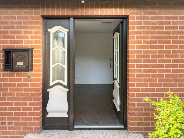 Immobilie in Kronprinzenkoog - Gepflegter Bungalow in Marne mit neuem Dach, uneinsehbarem Garten, Kamin und PV Anlage - Bild 4