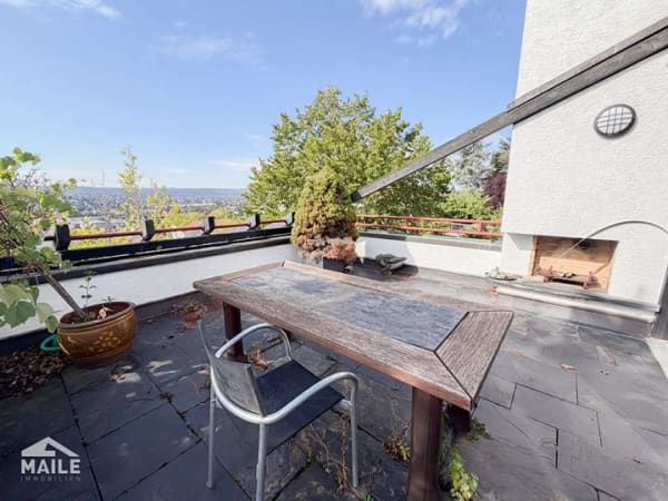 Immobilie in Korntal-Münchingen - Sonniges Zweifamilienhaus mit atemberaubender Aussicht und drei Garagen! - Bild 4