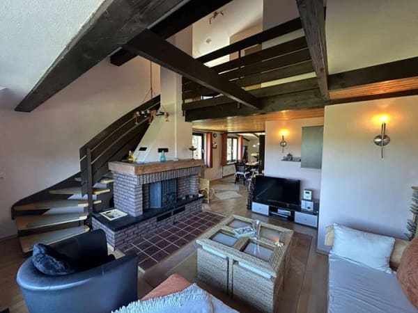 Immobilie in Langelsheim - Offene Galerie trifft Harzpanorama – Maisonette mit Kamin & zwei Balkonen - Bild 1