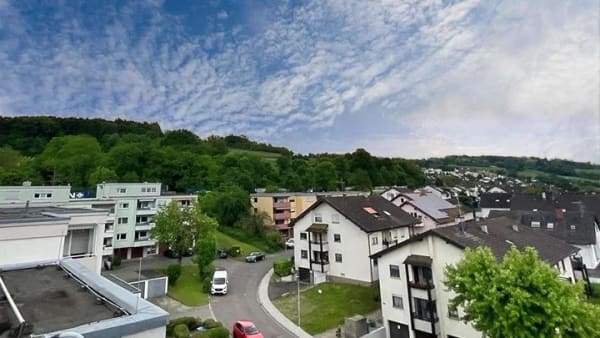 Immobilie in Bad Bellingen - Über den Dächern von Bad Bellingen! 4 Zimmer Penthousewohnung  - Bild 2