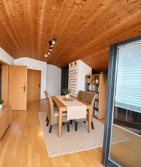 Immobilie in Bad Endorf - Sonnige 1-Zimmer-DG-Wohnung mit Südbalkon, Panoramablick & TG-Stellplatz - Bild 2