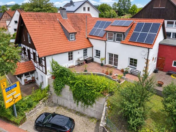 Immobilie in Bad Driburg - Fachwerk trifft Wohnkomfort – großzügiges Zuhause mit Einliegerwohnung in Bad Driburg-Neuenheerse - Bild 3