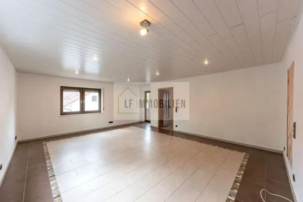 Immobilie in Karlsbad - Großzügiges Wohnen auf zwei Ebenen – ca. 171 m² Maisonette mit 2 Balkonen - Bild 0