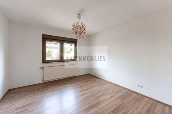 Immobilie in Karlsbad - Großzügiges Wohnen auf zwei Ebenen – ca. 171 m² Maisonette mit 2 Balkonen - Bild 2