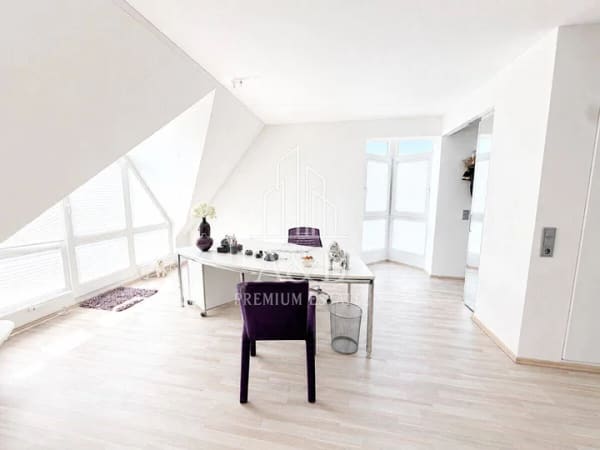 Immobilie in Deidesheim - ** Weitblick inklusive - elegantes Wohnen mit Blick ins Grüne ** - Bild 2