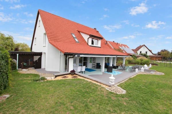 Immobilie in Dachsbach - **Außergewöhnliches Traumhaus in massiver Bauweise mit Galerie, Fernblick und großem Garten** - Bild 0
