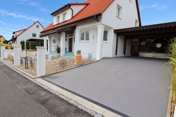 Immobilie in Dachsbach - **Außergewöhnliches Traumhaus in massiver Bauweise mit Galerie, Fernblick und großem Garten** - Bild 2