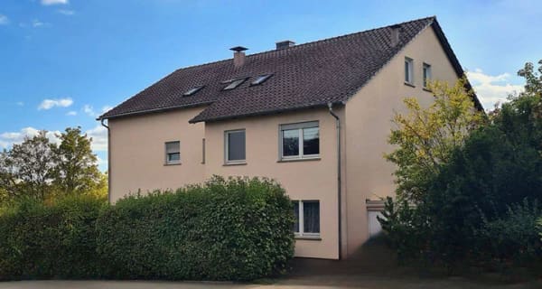 Immobilie in Fulda - Mehrfamilienhaus mit 5 vermieteten Wohnungen, 3 Garagen und PKW - Stellplätzen in zentraler Lage - Bild 0