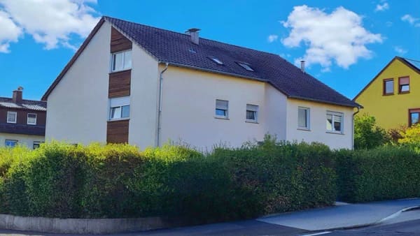 Immobilie in Fulda - Mehrfamilienhaus mit 5 vermieteten Wohnungen, 3 Garagen und PKW - Stellplätzen in zentraler Lage - Bild 1