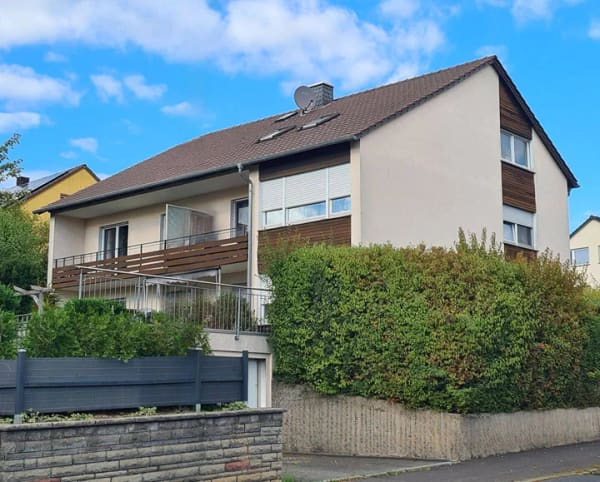 Immobilie in Fulda - Mehrfamilienhaus mit 5 vermieteten Wohnungen, 3 Garagen und PKW - Stellplätzen in zentraler Lage - Bild 3