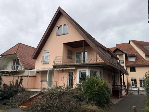 Immobilie in Bad Krozingen - Seltene Gelegenheit: Großzügiges Wohnhaus mit Ausbaupotenzial im Herzen von Bad Krozingen - Bild 2