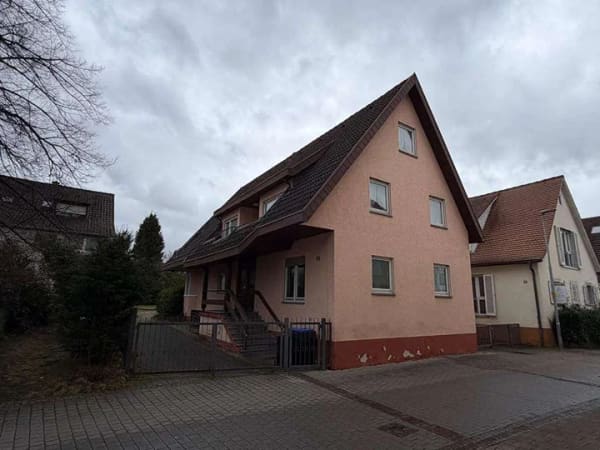 Immobilie in Bad Krozingen - Seltene Gelegenheit: Großzügiges Wohnhaus mit Ausbaupotenzial im Herzen von Bad Krozingen - Bild 3