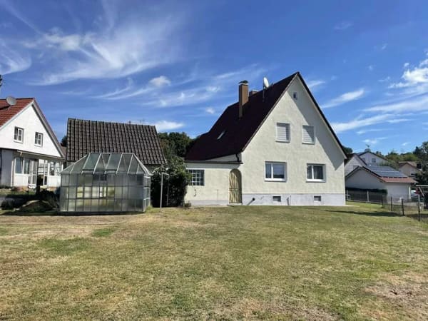 Immobilie in Kühbach - Freistehendes Einfamilienhaus mit großem Grundstück und viel Potenzial in Kühbach - Bild 0