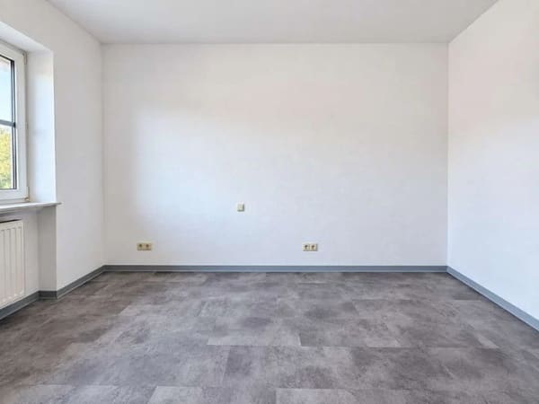 Immobilie in Alsfeld - EINZIEHEN ODER VERMIETEN: RENOVIERTE 2-ZIMMERWOHNUNG MIT BALKON & STELLPLATZ - Bild 4
