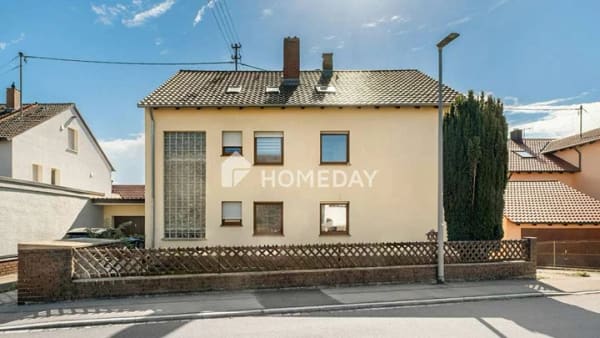 Immobilie in Gablingen - Voll vermietet: Mehrfamilienhaus mit 3 Wohneinheiten und Garagen
 - Bild 1