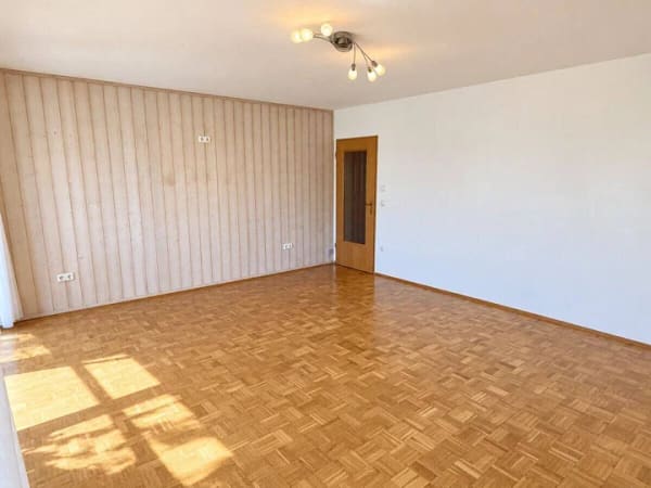 Immobilie in Lindenberg im Allgäu - Großzügige 4,5-Zimmer-Wohnung mit ca. 118 m² & zwei Balkonen - Bild 2