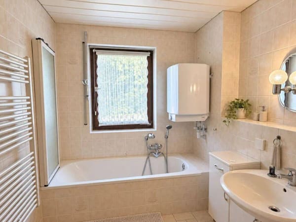 Immobilie in Lindenberg im Allgäu - Großzügige 4,5-Zimmer-Wohnung mit ca. 118 m² & zwei Balkonen - Bild 4
