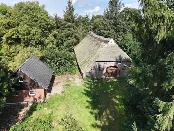 Immobilie in Ovelgönne - Reetdachhaus mit Geschichte, Charakter und ganz besonderen Möglichkeiten - Bild 1