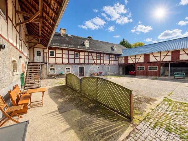Immobilie in Saalburg-Ebersdorf - PROVISIONSFREI* – Wenn ein großer Garten einfach nicht groß genug ist: Hof mit 2,5 Hektar! - Bild 1
