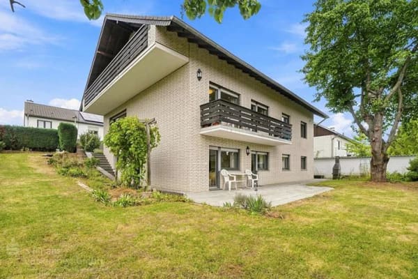 Immobilie in Zülpich - Freistehendes Zweifamilienhaus mit Ausbaupotenzial auf Erbpacht in attraktiver Wohnlage von Zülpich - Bild 2