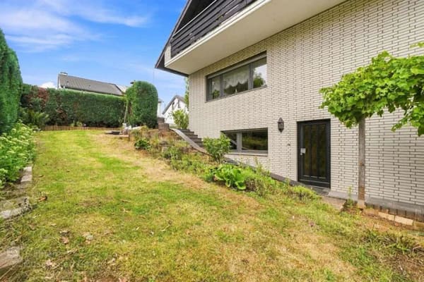 Immobilie in Zülpich - Freistehendes Zweifamilienhaus mit Ausbaupotenzial auf Erbpacht in attraktiver Wohnlage von Zülpich - Bild 3