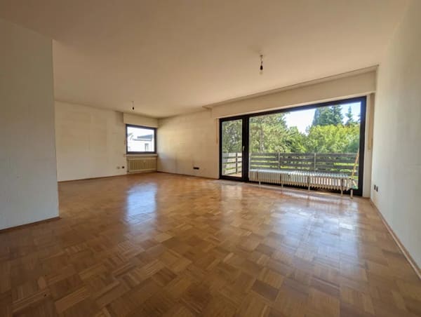 Immobilie in Königswinter - Gut geschnittene 3-Zimmer-Wohnung mit großem Wohnzimmer, Balkon und Garage in ruhigem 4-Parteienhaus - Bild 2