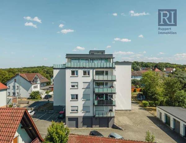 Immobilie in Waldbüttelbrunn - Großzügige, helle 3-Zimmerwohnung mit Balkon - Bild 1